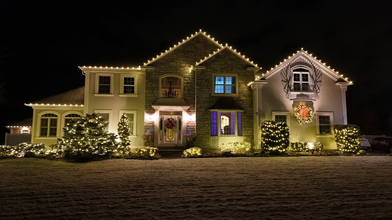 Holiday lighting installation