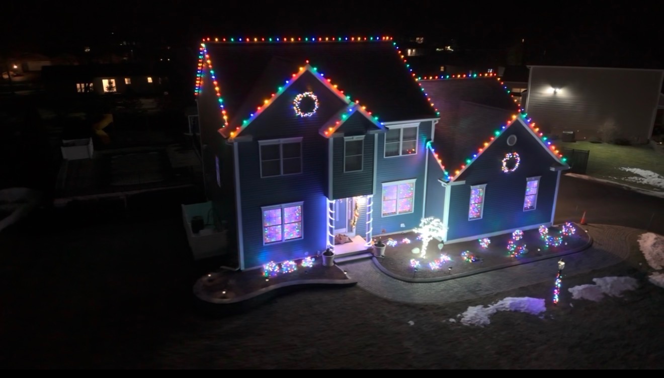 Holiday lighting installation